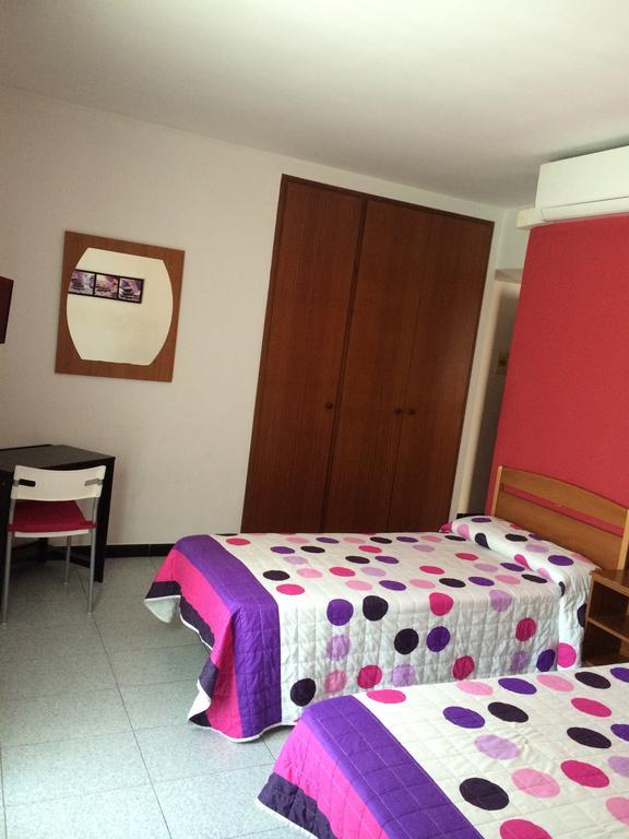 Hostal Bonavista Blanes Oda fotoğraf
